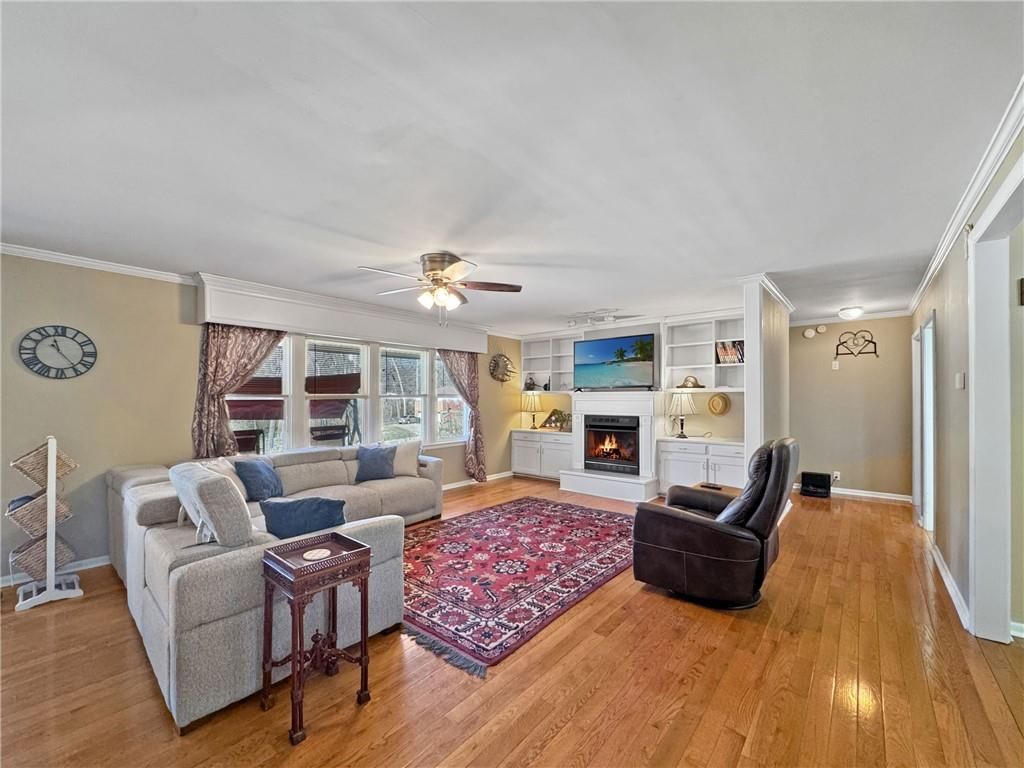 2713 Maple Avenue — photo 8