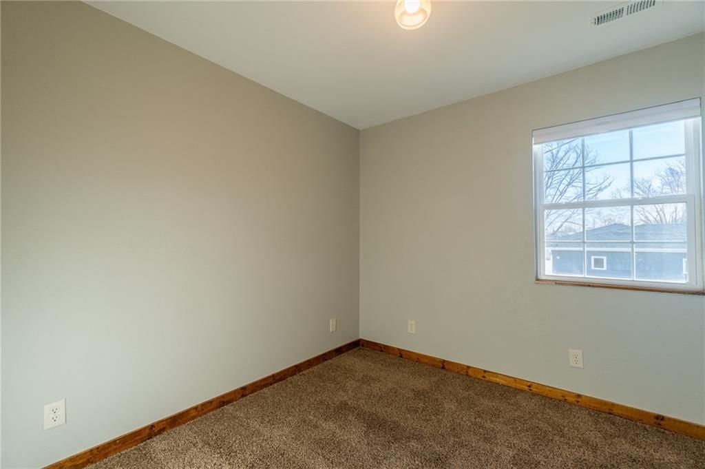 1302 Vandivert Street — photo 6