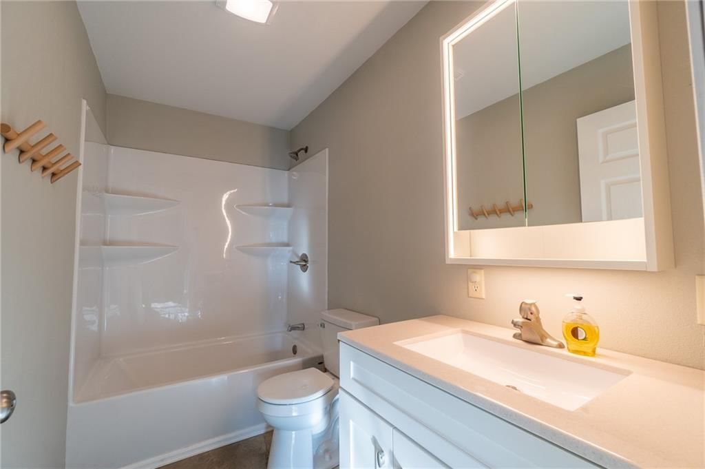 1302 Vandivert Street — photo 10