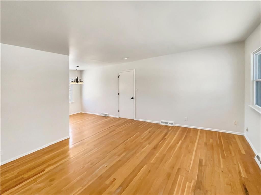 1109 S Morse Avenue — photo 11