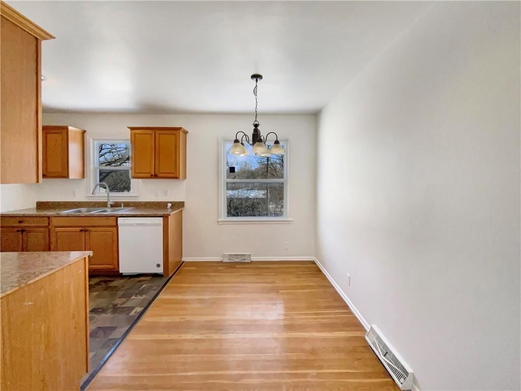 1109 S Morse Avenue — photo 12