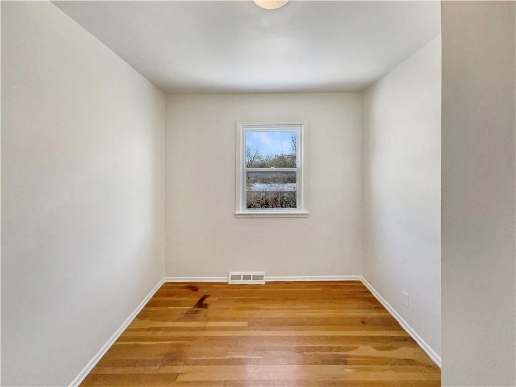 1109 S Morse Avenue — photo 13