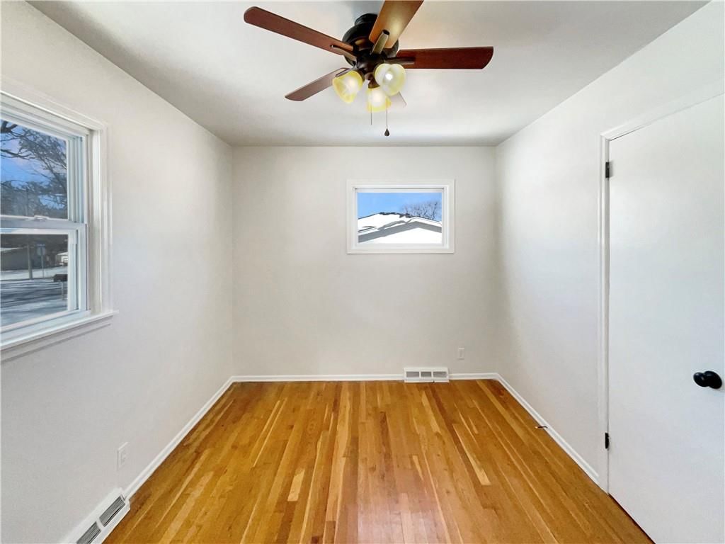 1109 S Morse Avenue — photo 17