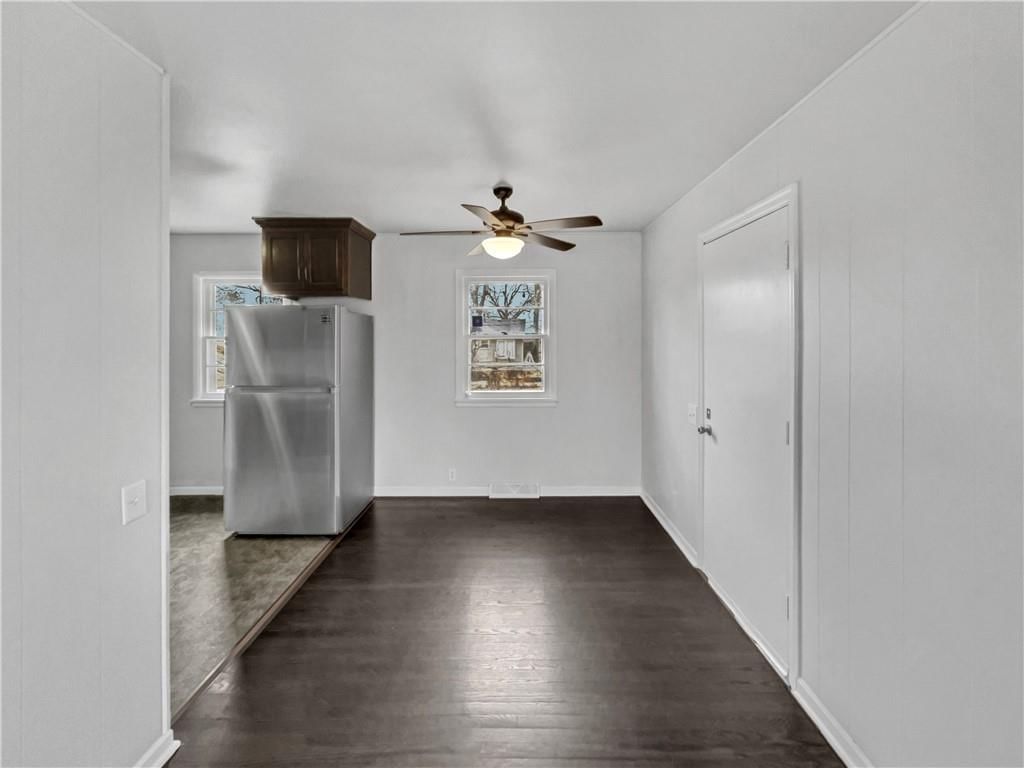 118 Berry Avenue — photo 12