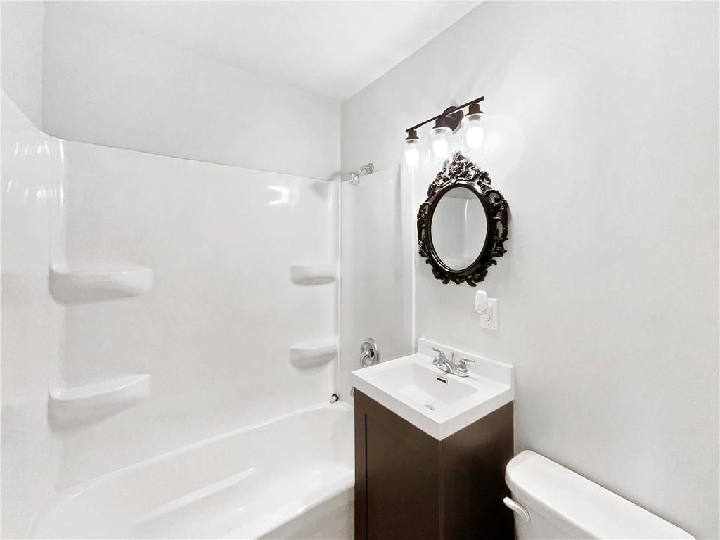 118 Berry Avenue — photo 15