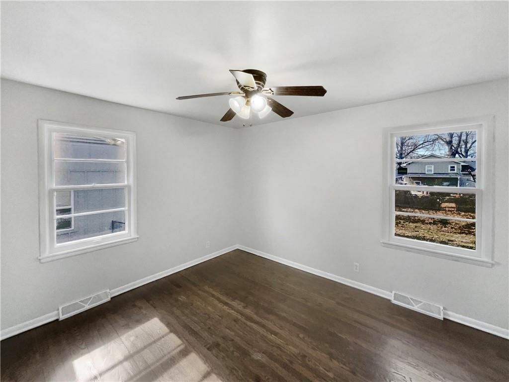 118 Berry Avenue — photo 5