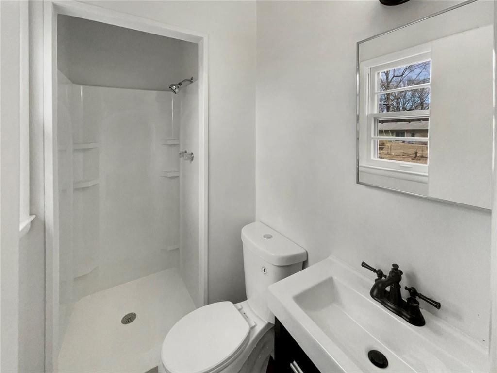 118 Berry Avenue — photo 7