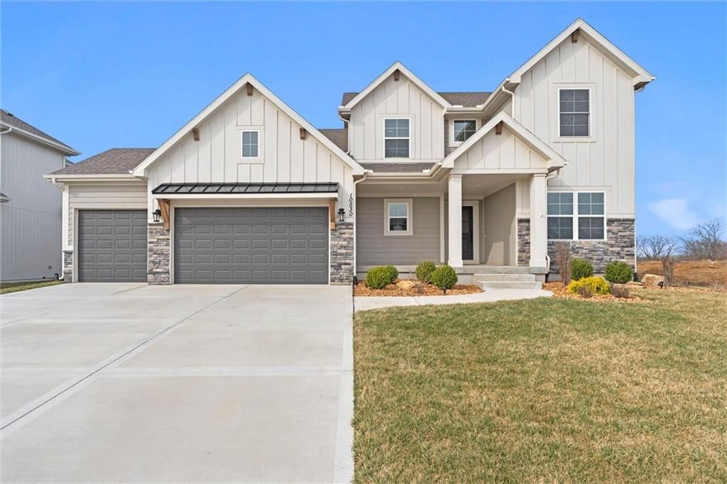 10530 N Hawthorne Avenue, Kansas City, MO