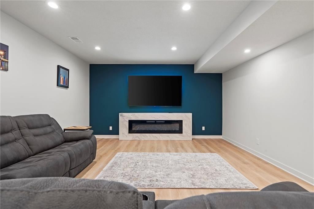 10530 N Hawthorne Avenue — photo 28
