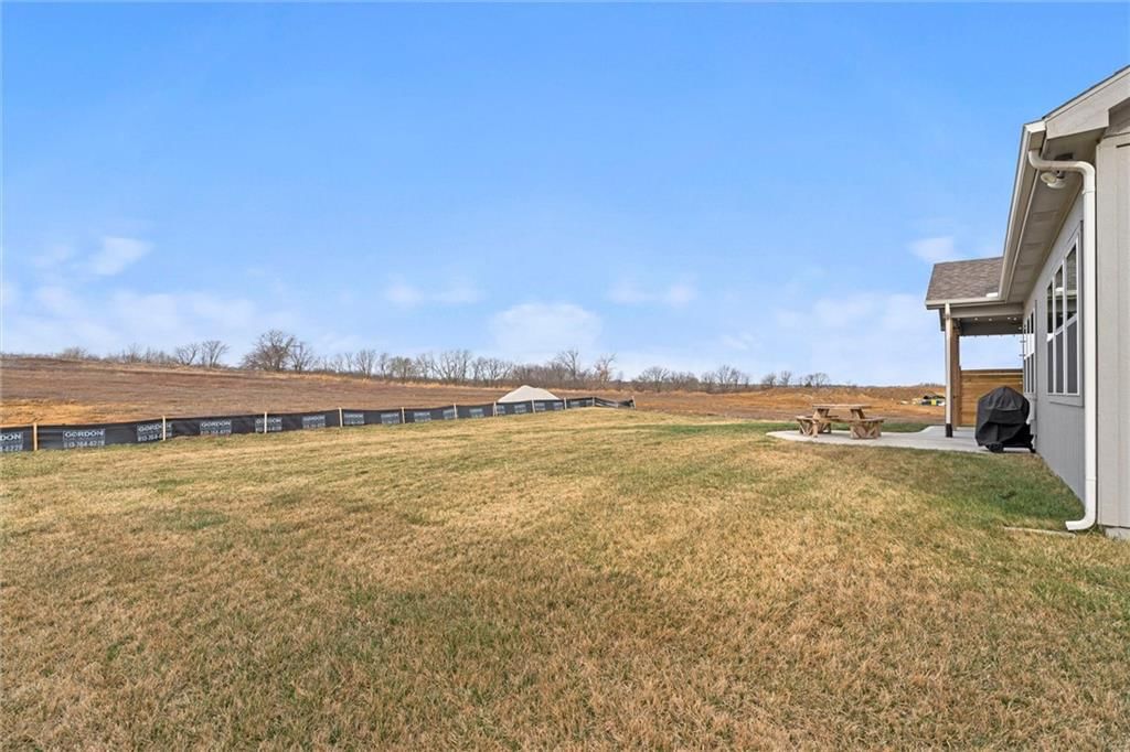 10530 N Hawthorne Avenue — photo 38