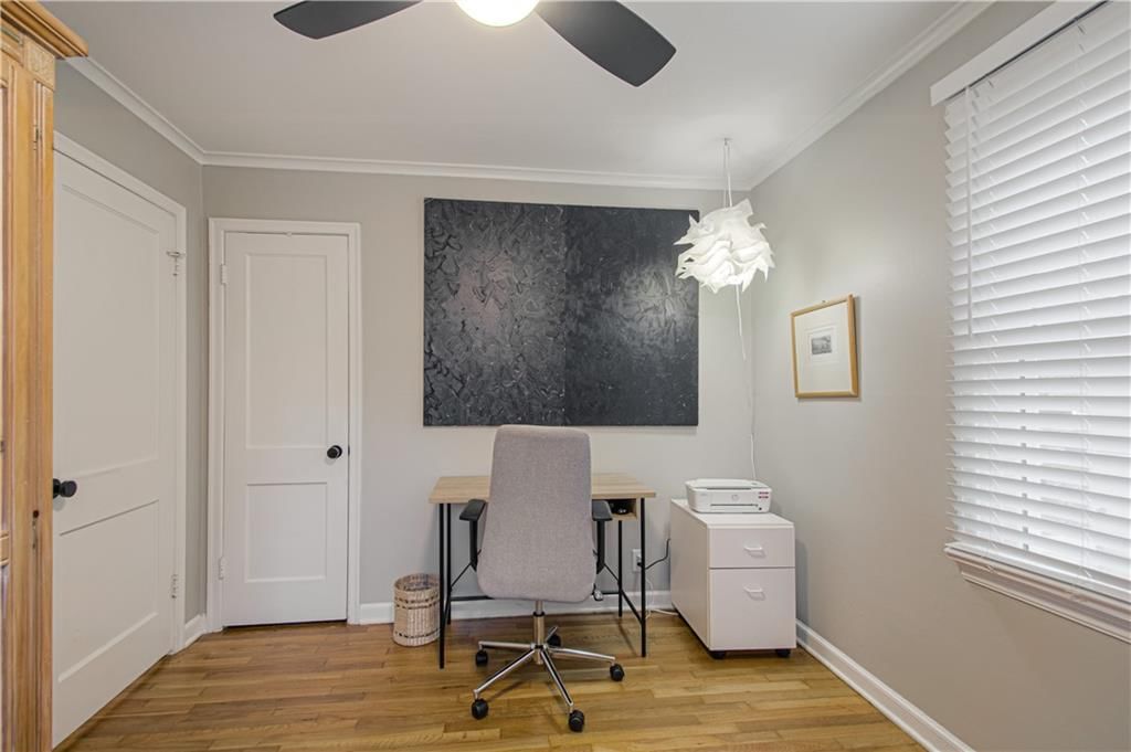 607 W 86th Terrace — photo 17