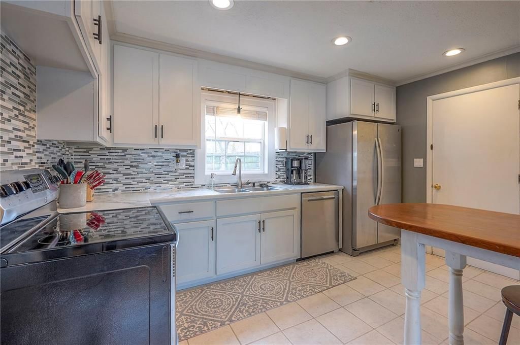 1404 S Franklin Drive — photo 19