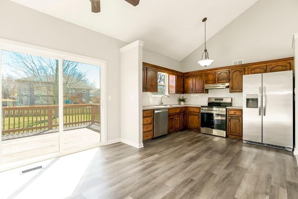 113 W Sierra Drive — photo 5