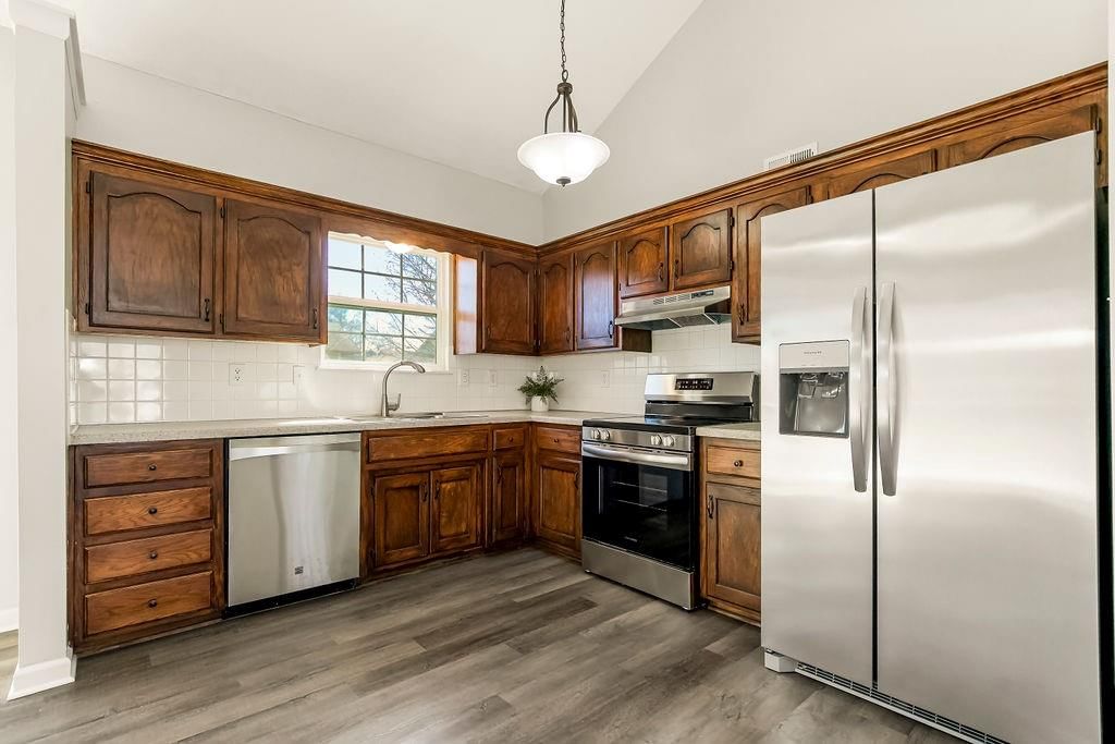 113 W Sierra Drive — photo 8
