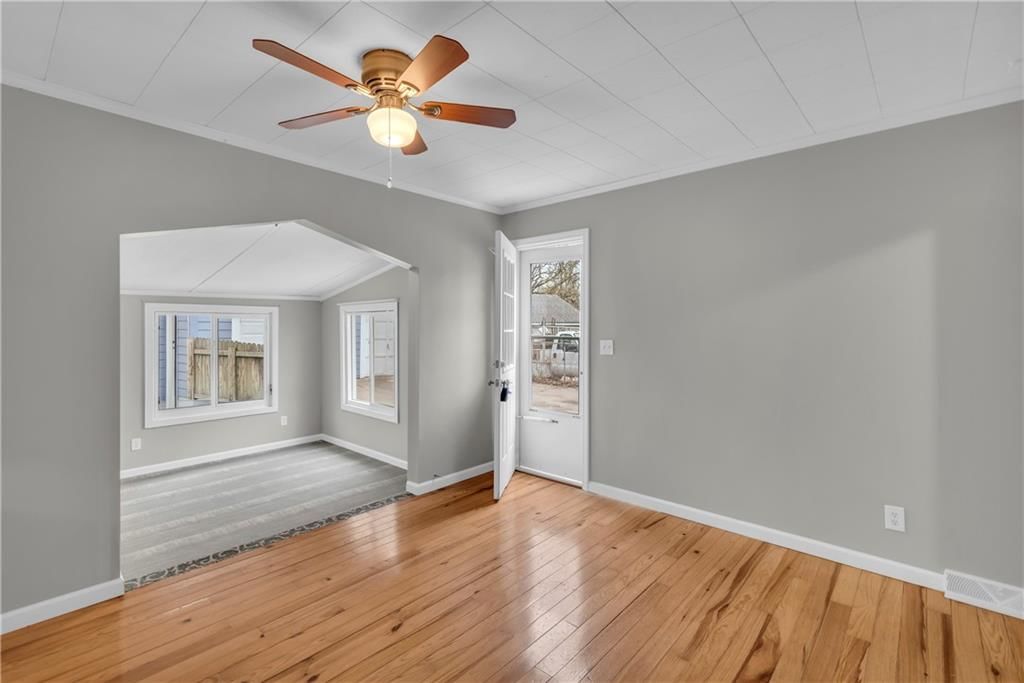 6915 NE 56th Street — photo 10