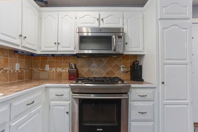 31 MAPLE Drive — photo 11