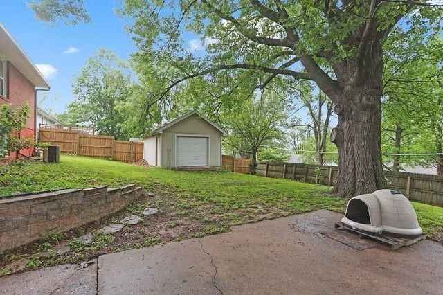 31 MAPLE Drive — photo 29