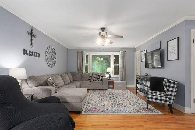 31 MAPLE Drive — photo 4
