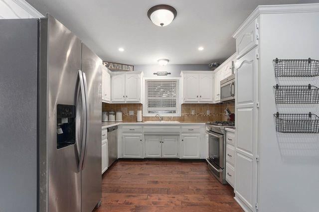31 MAPLE Drive — photo 10