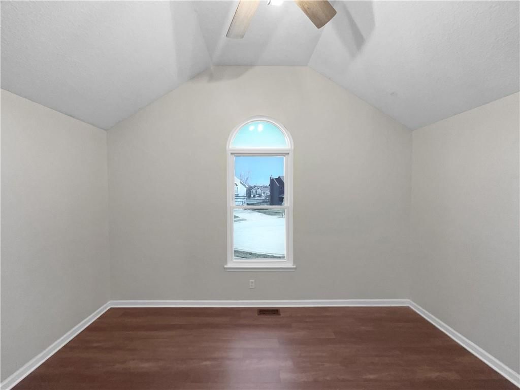 1015 Parkside Court — photo 18