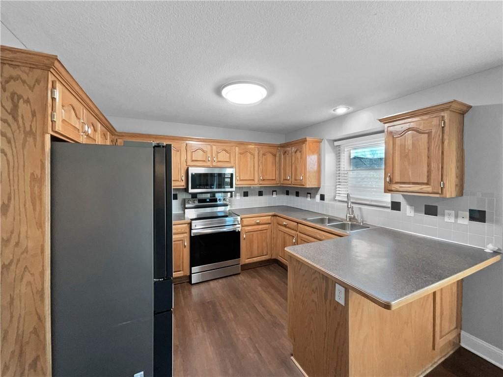 1015 Parkside Court — photo 10