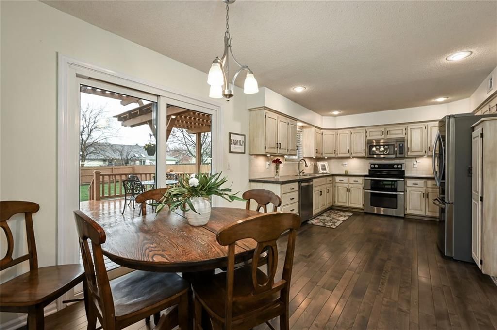 1021 SE Bridgehampton Way — photo 13
