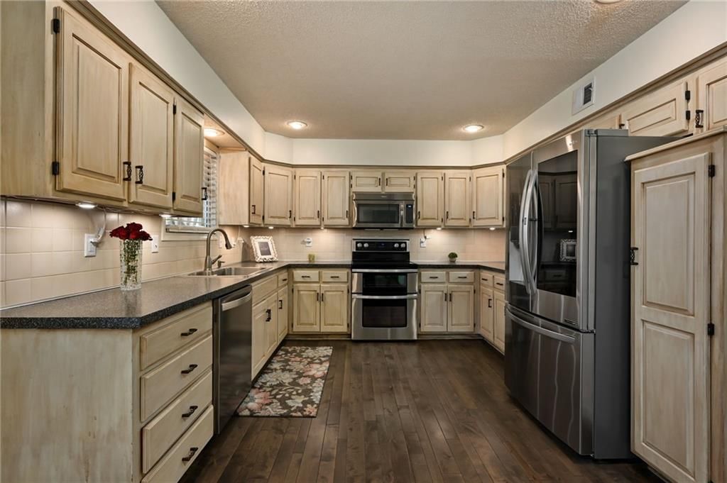 1021 SE Bridgehampton Way — photo 15
