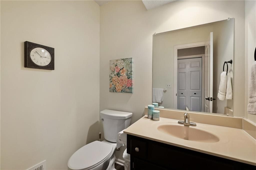 1021 SE Bridgehampton Way — photo 18