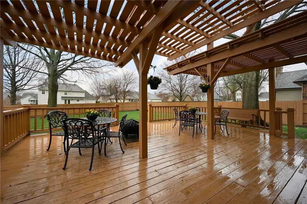 1021 SE Bridgehampton Way — photo 4