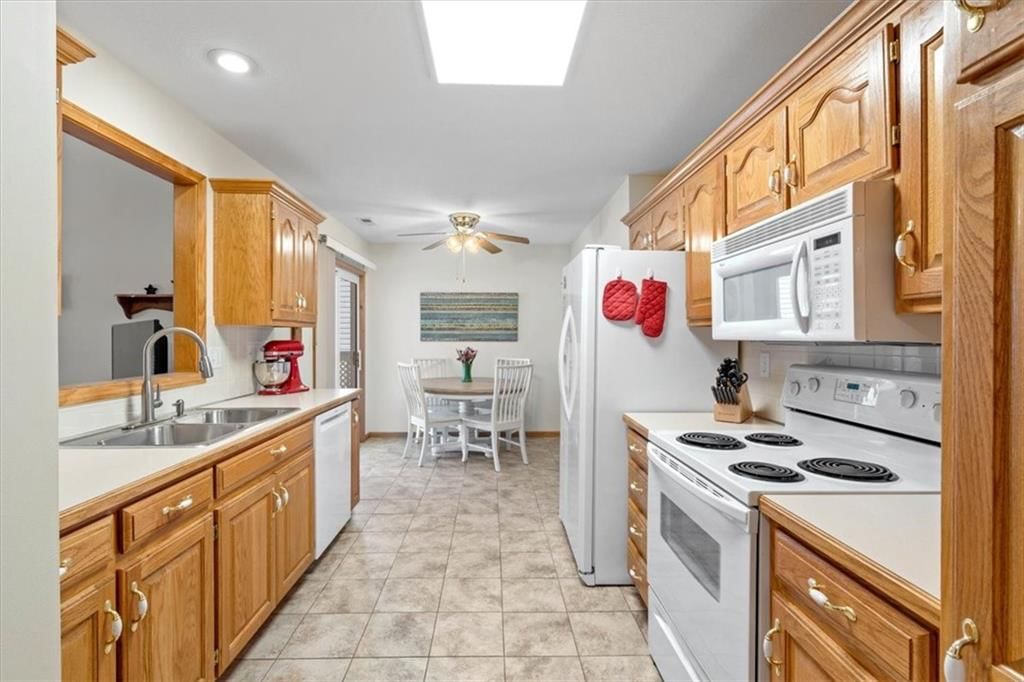 2904 Easton Street — photo 4