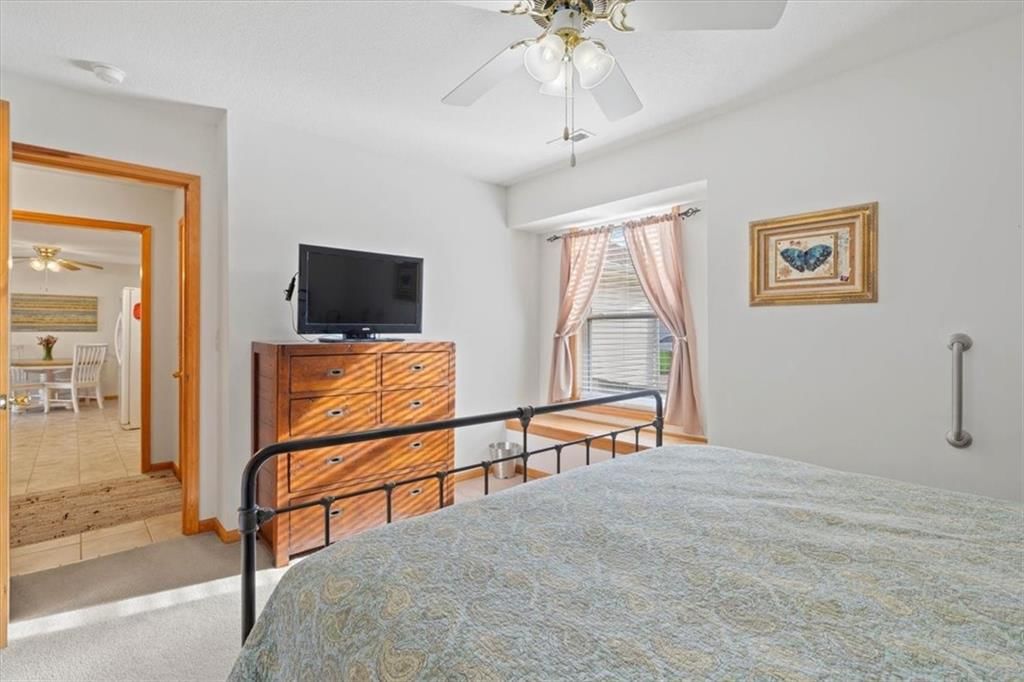 2904 Easton Street — photo 9