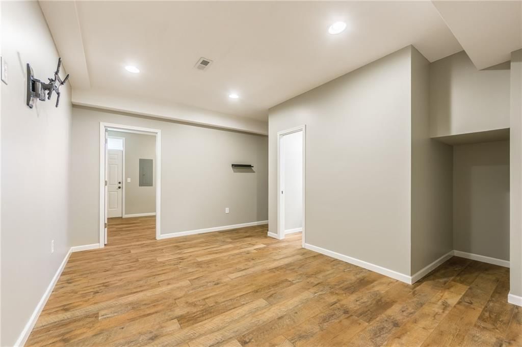 12713 Walker Avenue — photo 25