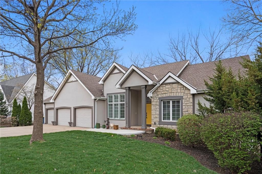 1018 Wildbriar Drive — photo 3