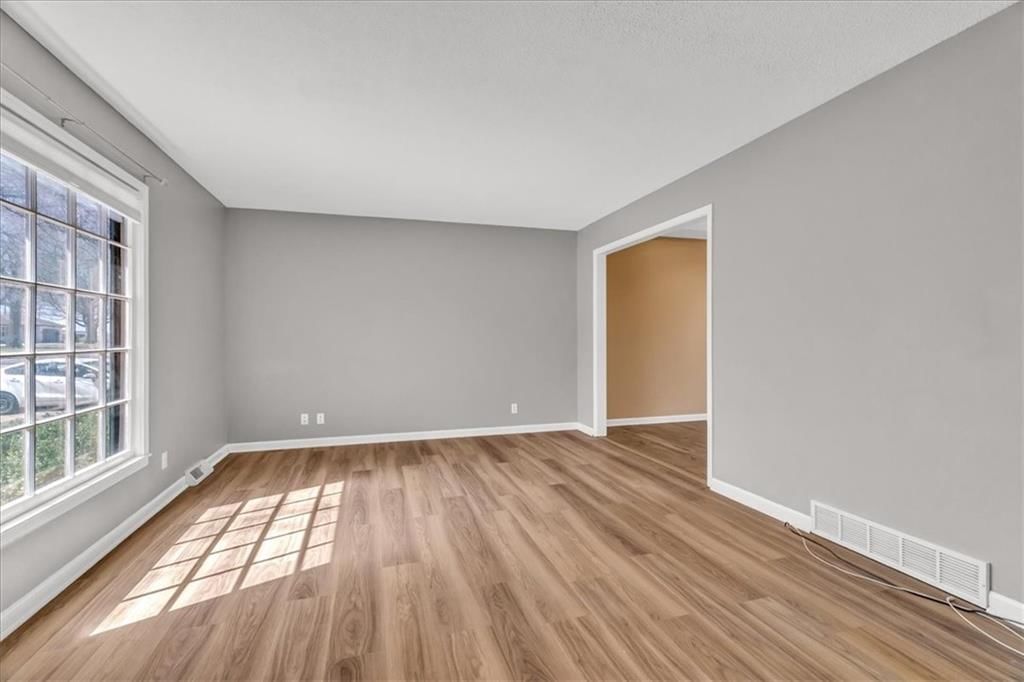 1420 E Sunvale Drive — photo 4
