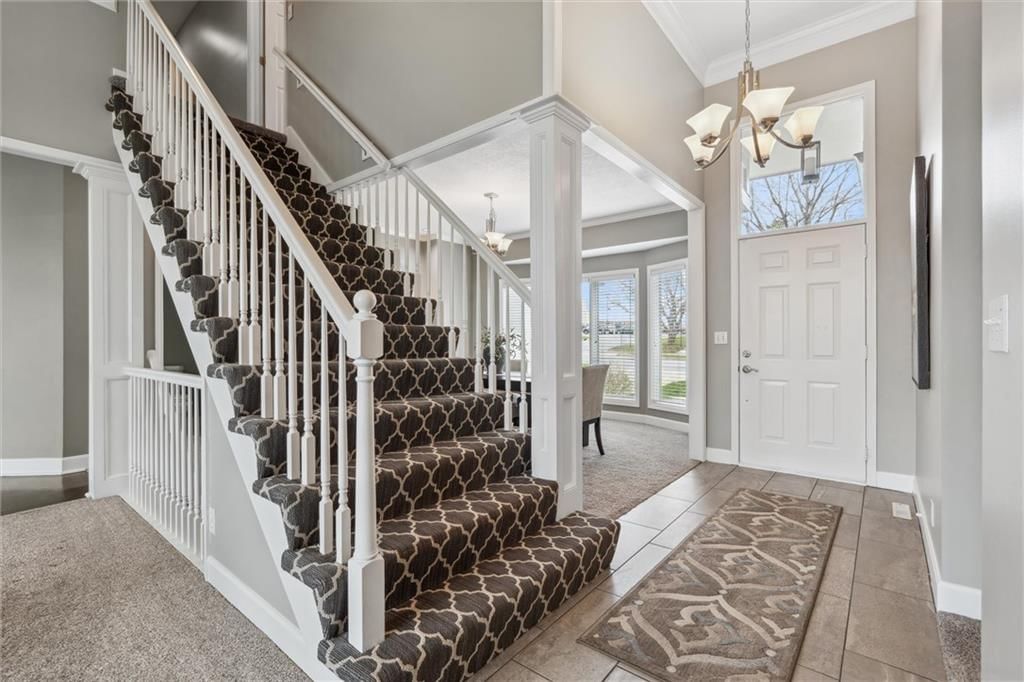 8533 Candlelight Lane — photo 6