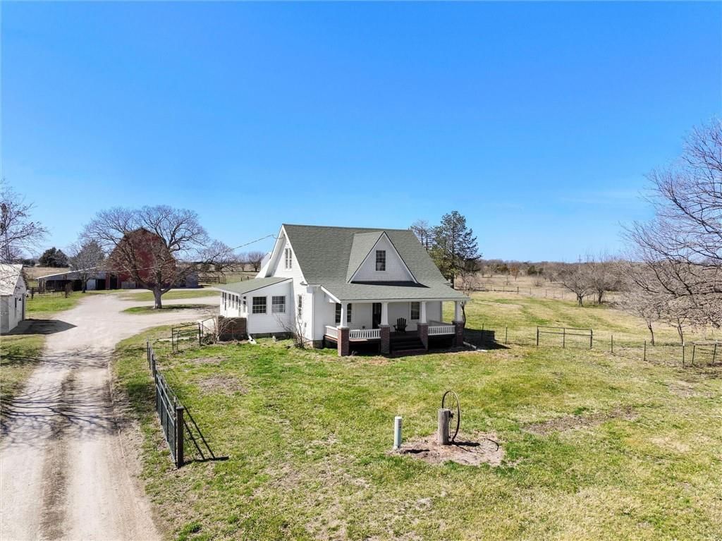 137 E 1400th Road — photo 3