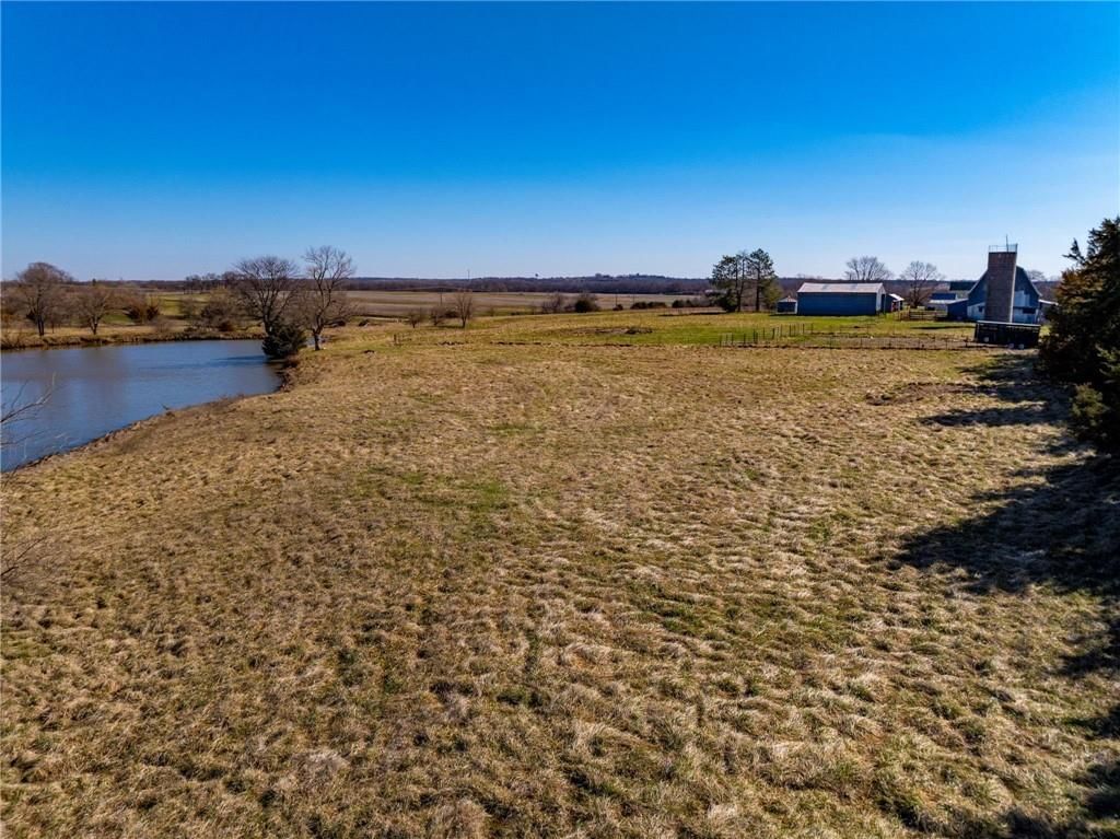 137 E 1400th Road — photo 72