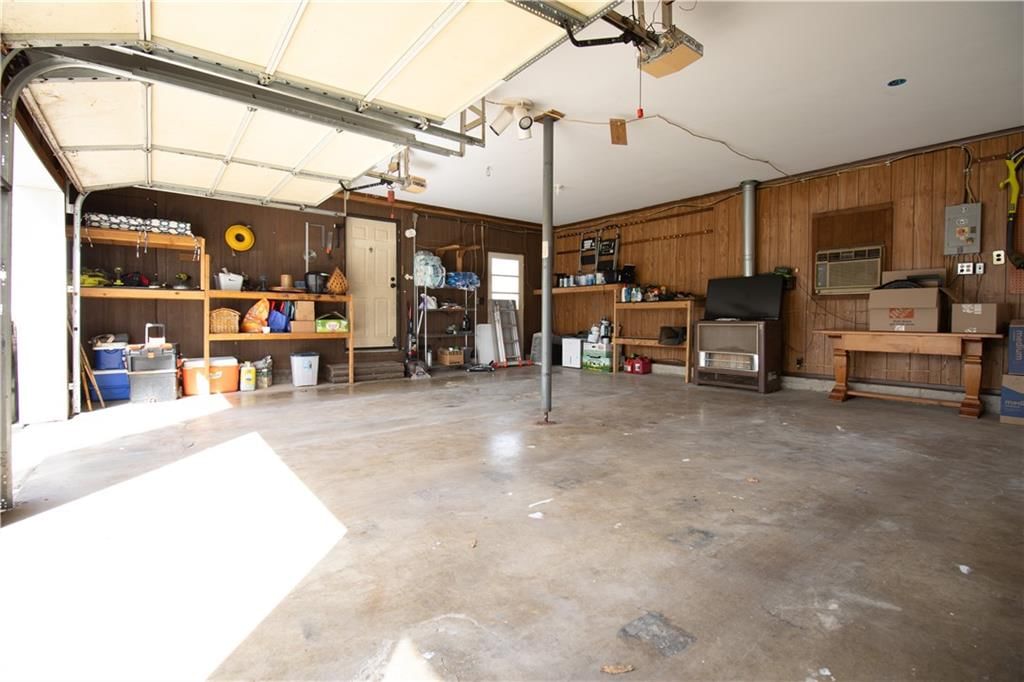 508 Oak Street W — photo 26