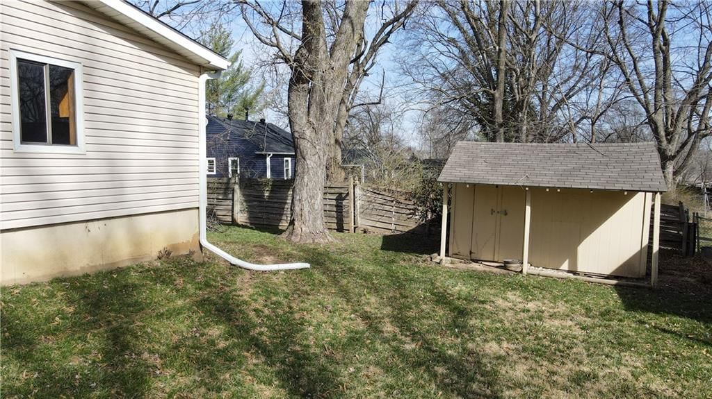 508 Oak Street W — photo 28