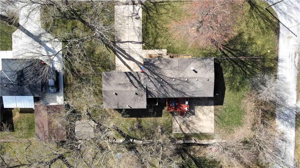 508 Oak Street W — photo 30