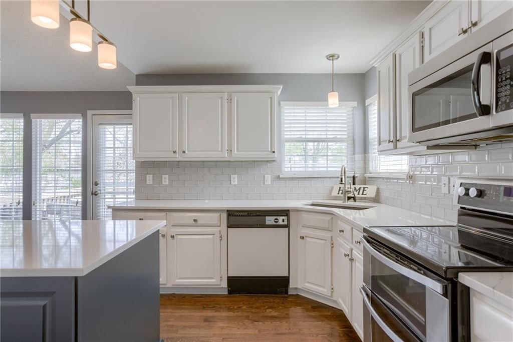 133 N Highland Drive — photo 15