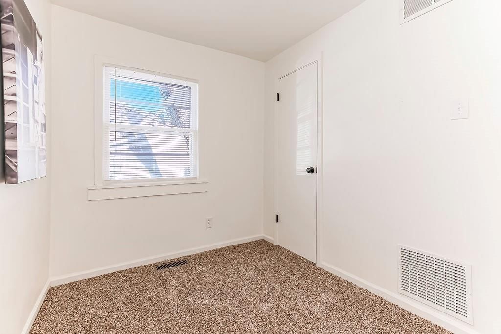 318 N Keeler Street — photo 15