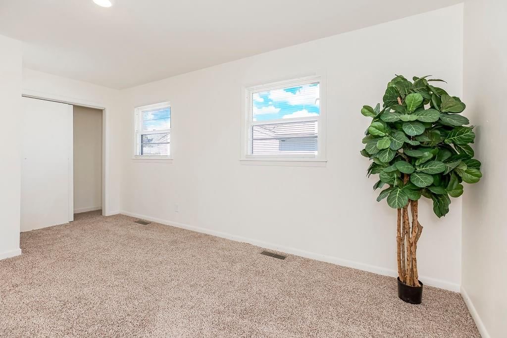 318 N Keeler Street — photo 17