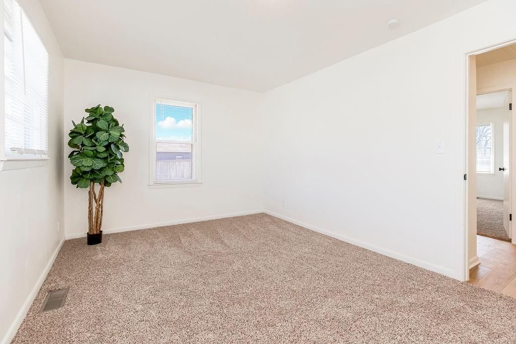 318 N Keeler Street — photo 18