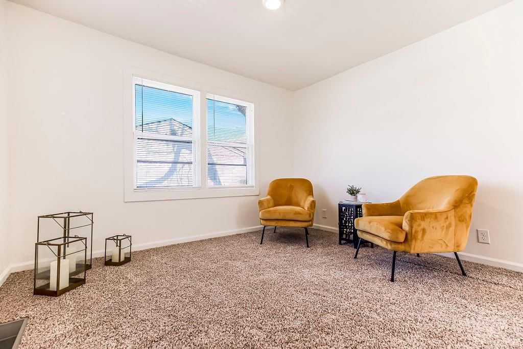 318 N Keeler Street — photo 5