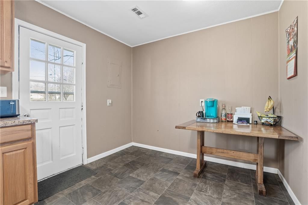 706 W Clay Street — photo 13