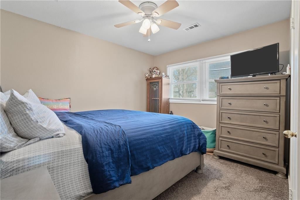 706 W Clay Street — photo 16