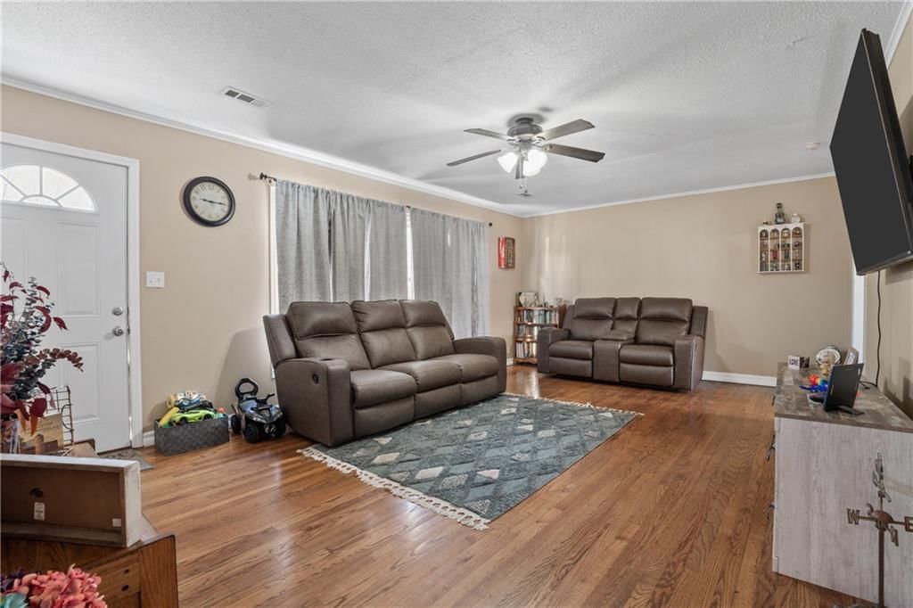 706 W Clay Street — photo 5