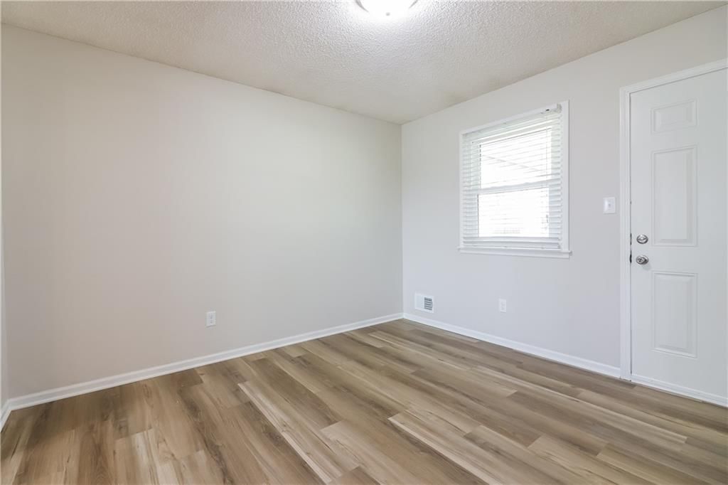 3022 S Kendall Drive — photo 6