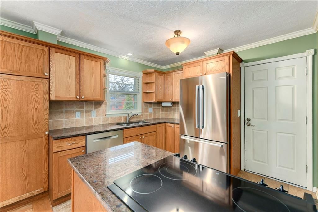8821 W 70th Street — photo 11
